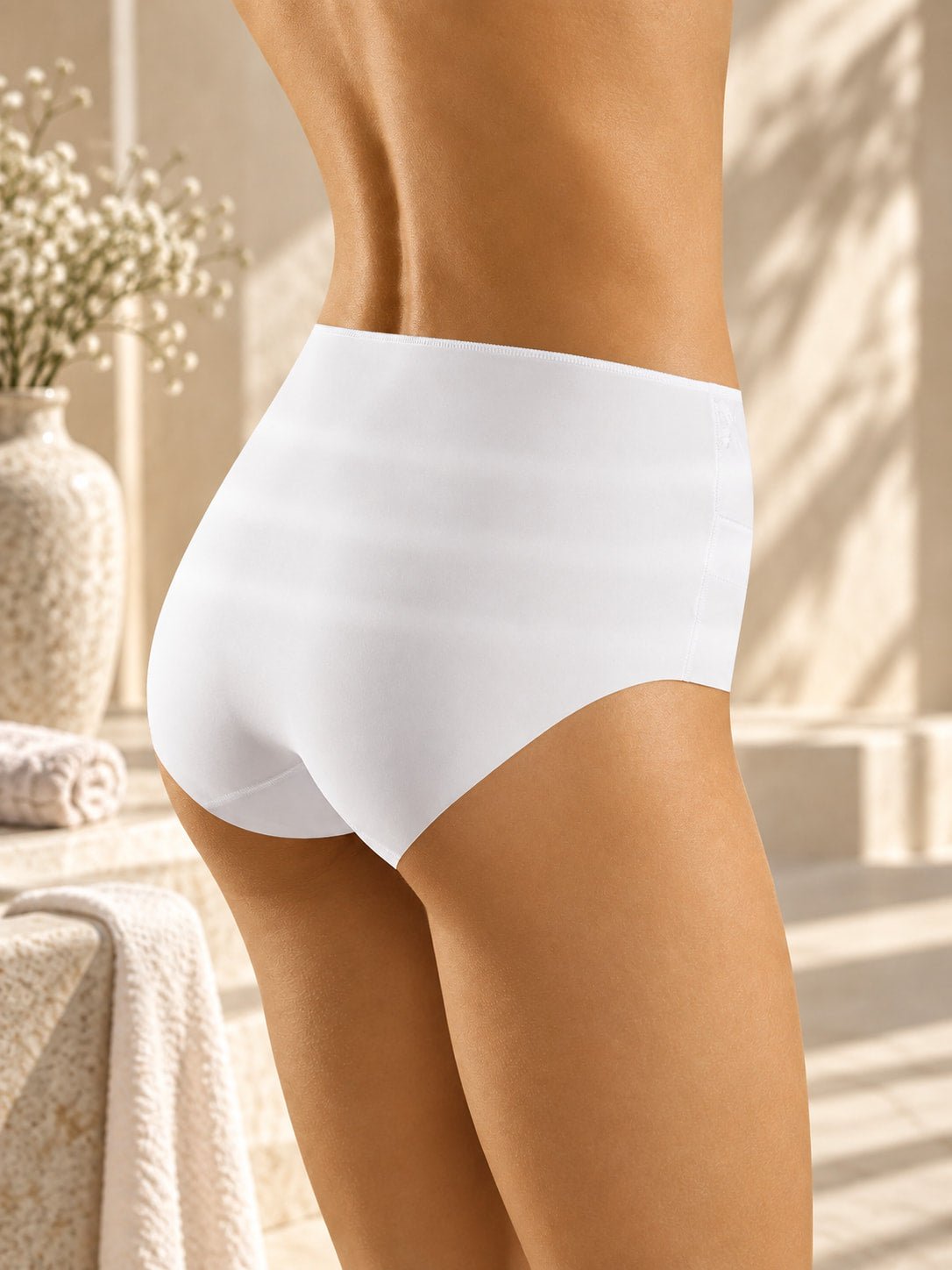 Wol-Bar Fortunata – Figurformender High-Waist Slip Weiß - Figurformender Badeanzug | ROMA MODA